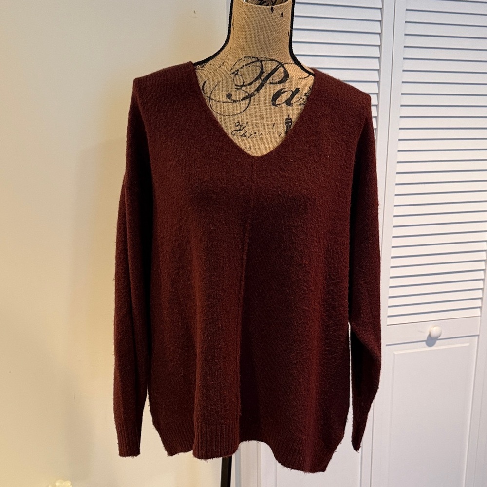 V-Neck Bergundy Brown and Black Sweater